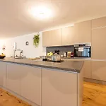Апартаменты Lit Living - Luxury House - Box Spring - Parking - Exclusive Kitchen