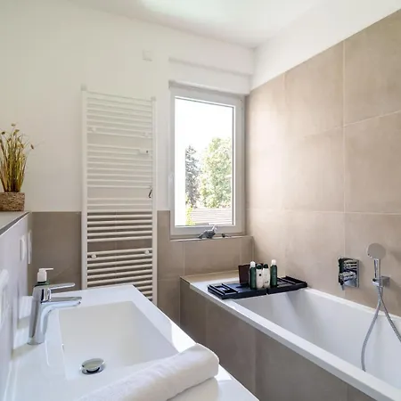 Lit Living - Luxury House - Box Spring - Parking - Exclusive Kitchen شقة Hemsbach