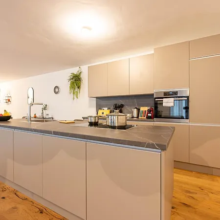 Daire Lit Living - Luxury House - Box Spring - Parking - Exclusive Kitchen